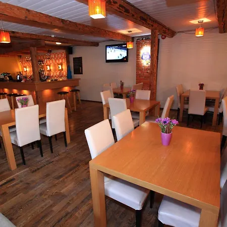 Moisa Ait Stuudiokorterid *